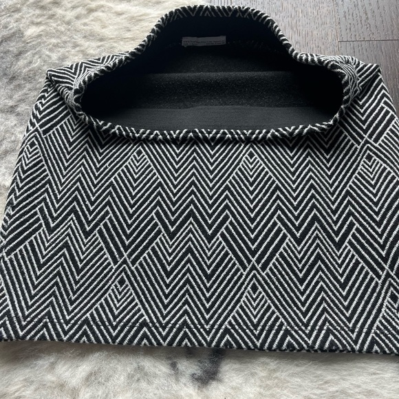 Zara: Small: Striped, Fitted, Mini Skirt: Black&White - Picture 6 of 8